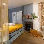 Georgia's Bathhouse Appartement