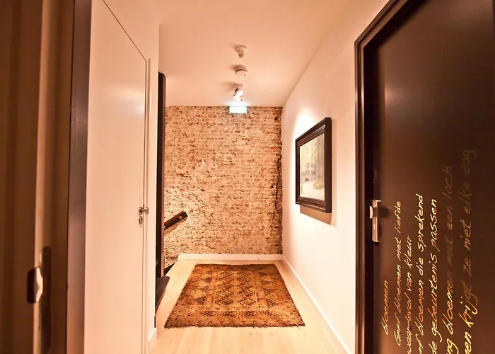 Georgia's Bathhouse *